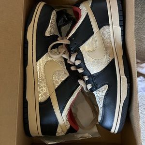 Like new Nike dunks! From collection.
